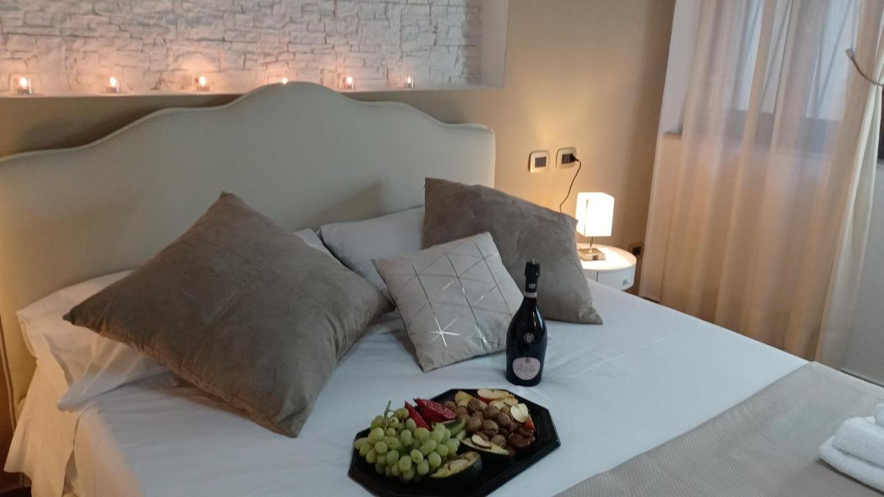 コマッキオ Vicolosei Bed & Breakfast エクステリア 写真