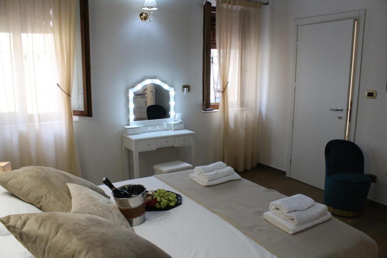 コマッキオ Vicolosei Bed & Breakfast エクステリア 写真