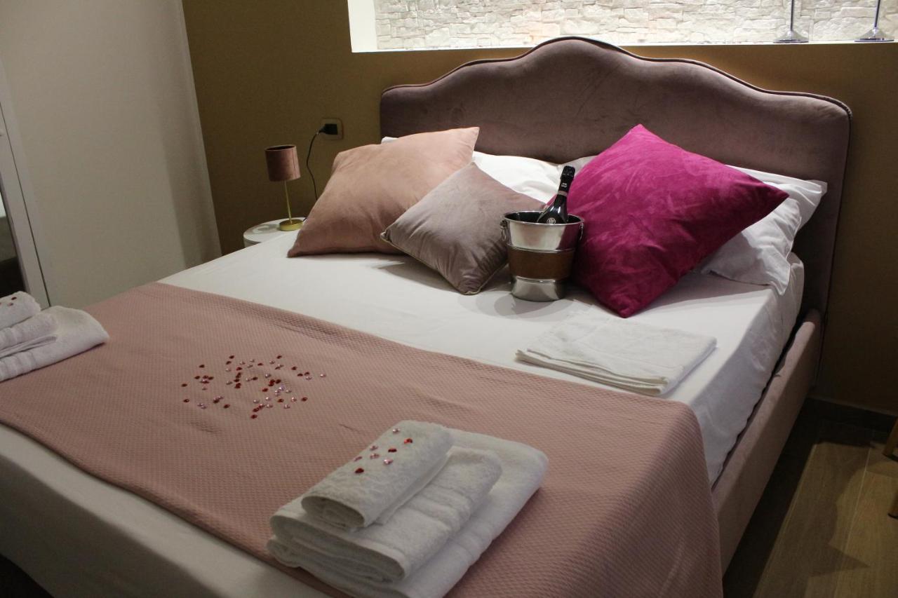 コマッキオ Vicolosei Bed & Breakfast エクステリア 写真